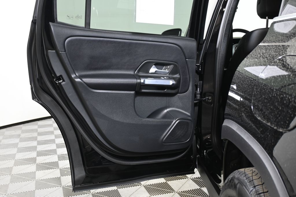 Thumbnail: 2025 Mercedes-Benz GLB - 30