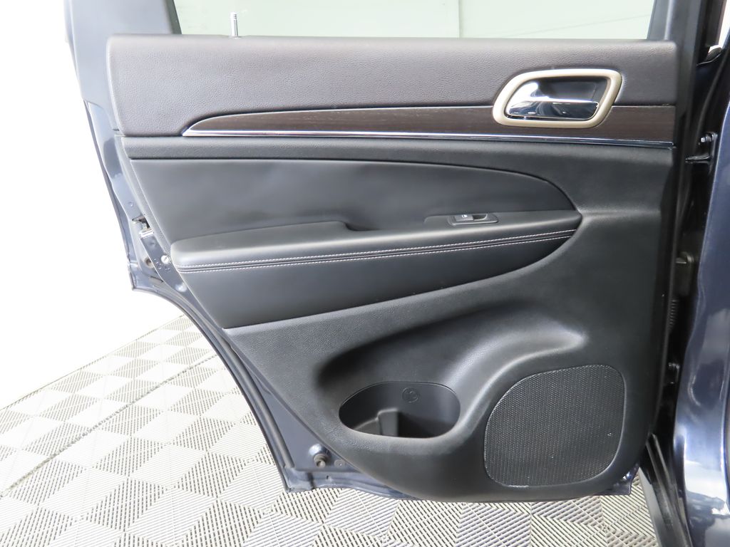 Thumbnail: 2014 Jeep Grand Cherokee - 25