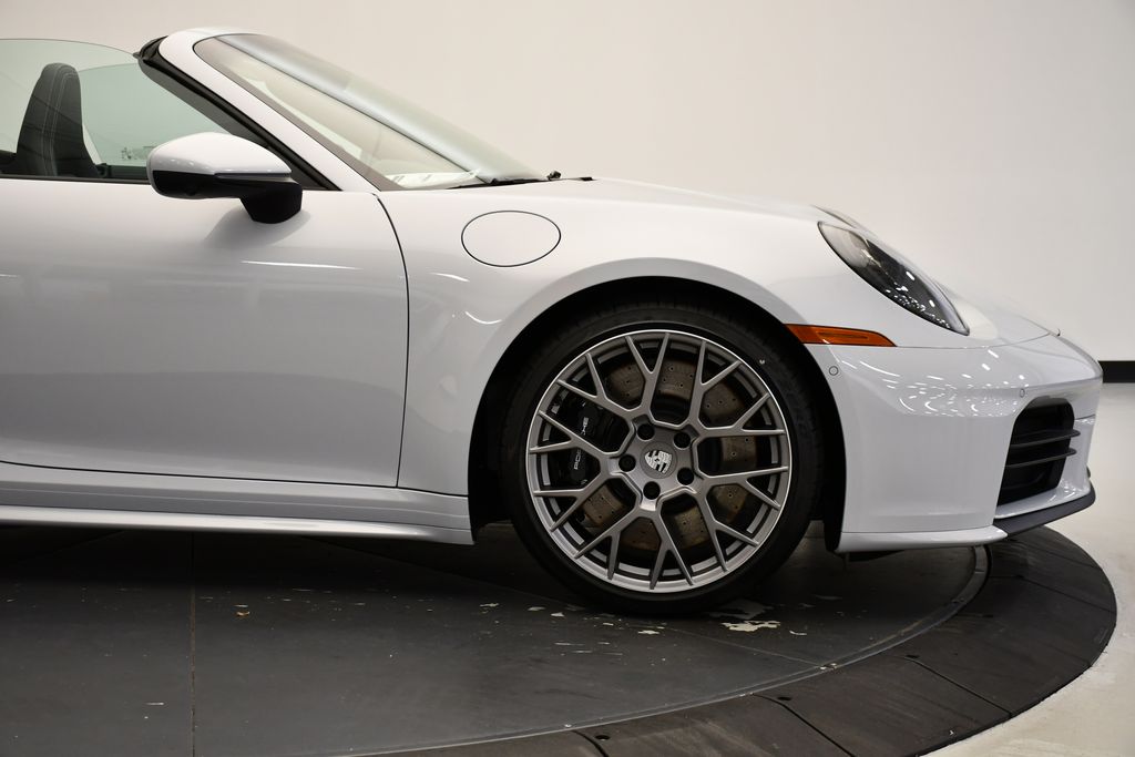 Thumbnail: 2026 Porsche 911 - 18