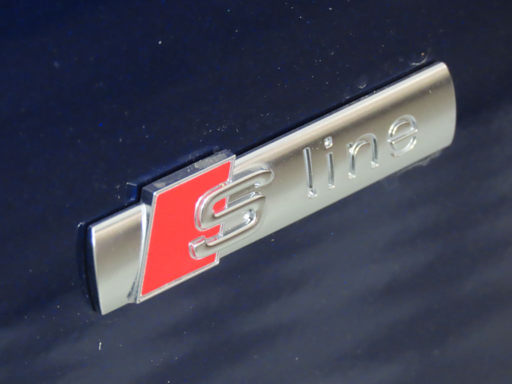 Thumbnail: 2025 Audi Q3 - 11