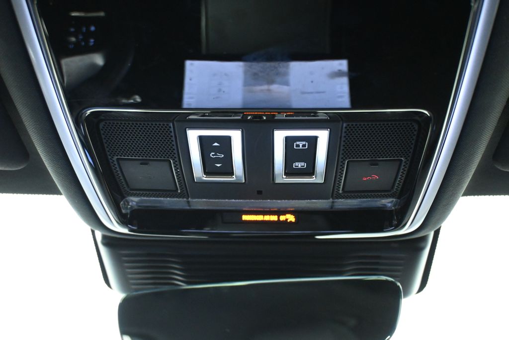 Thumbnail: 2025 Land Rover Range Rover Velar - 20