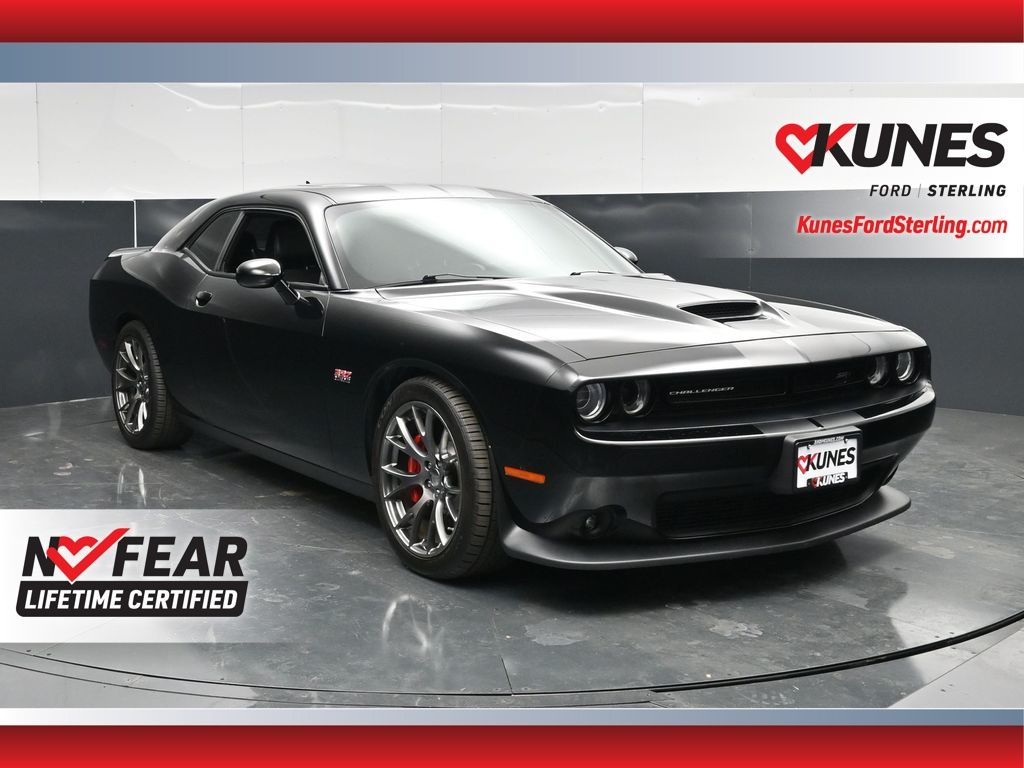 Pitch Black Clearcoat 2016 Dodge Challenger SRT 392 RWD Coupe Rear-Wheel Drive 6-Speed Manual