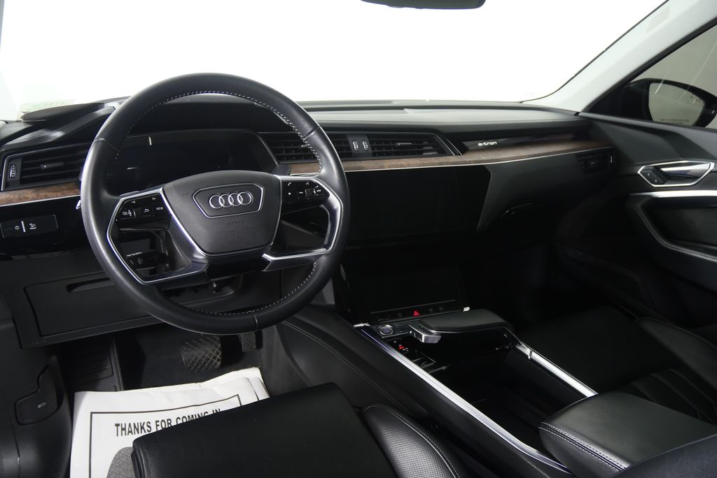 Thumbnail: 2019 Audi e-tron - 20