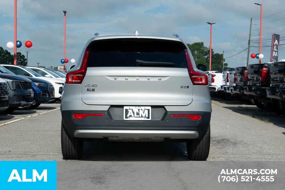 2023 Volvo XC40 Plus photo 6