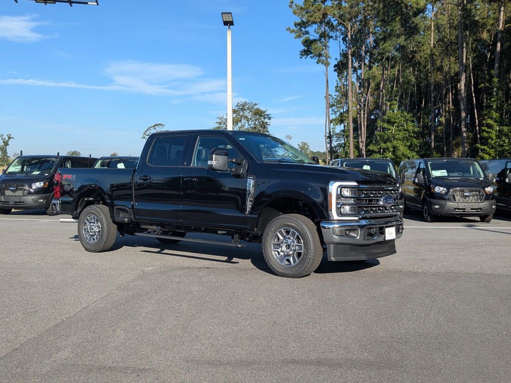 2026 Ford Super Duty F-350 SRW LARIAT