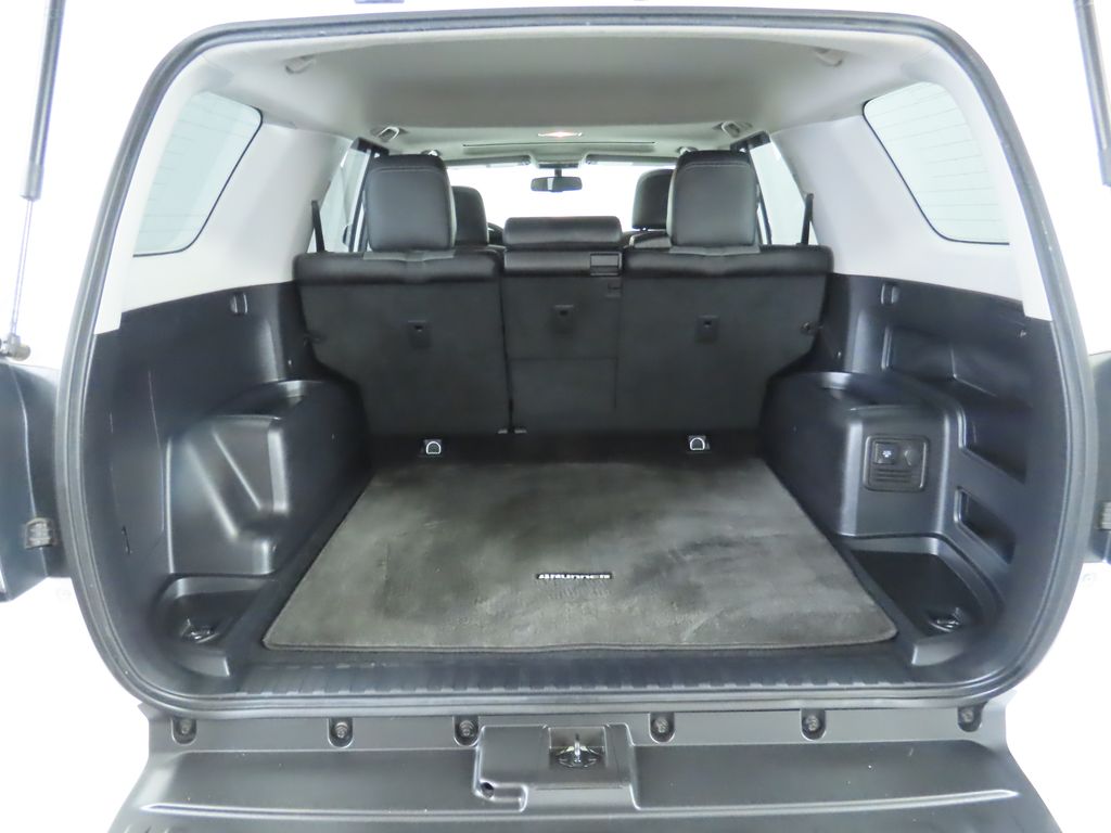 2018 Toyota 4Runner SR5 29
