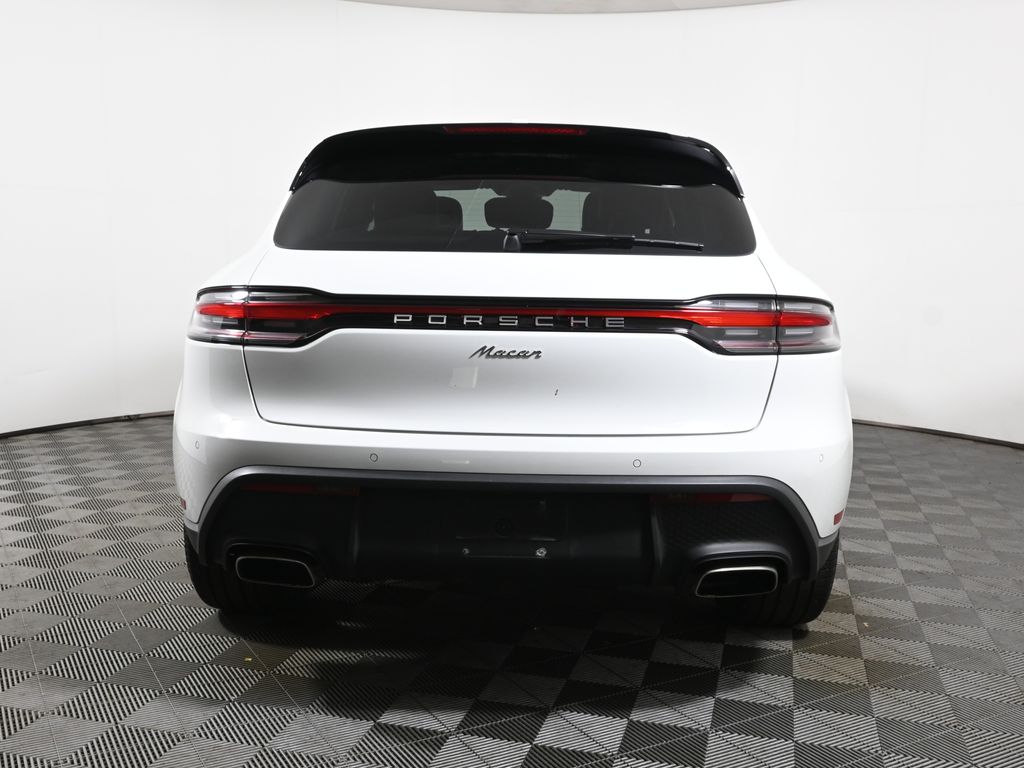 Thumbnail: 2024 Porsche Macan - 10