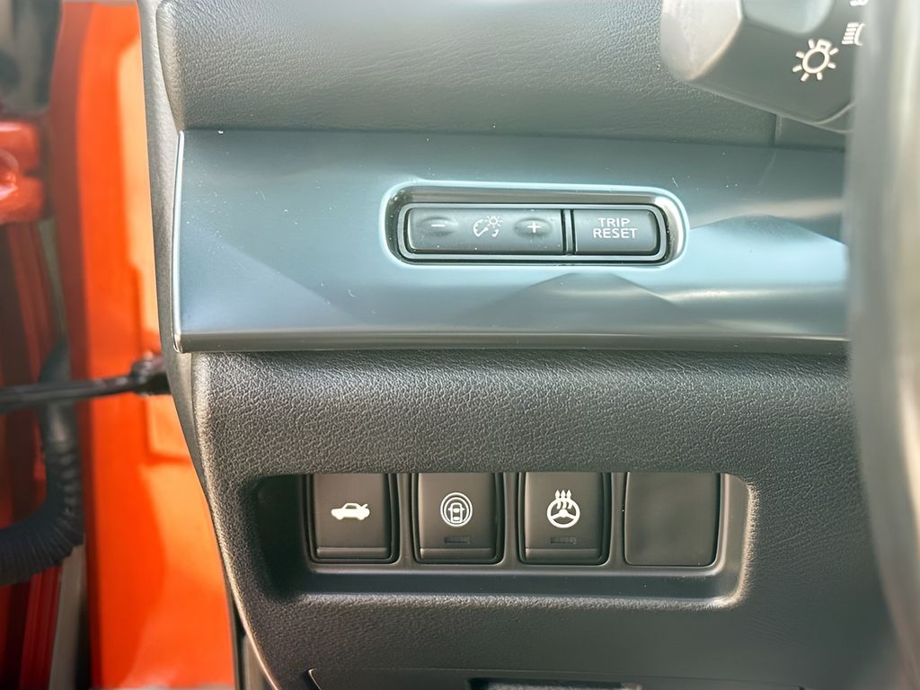 Used 2022 Orange Nissan SR image 10