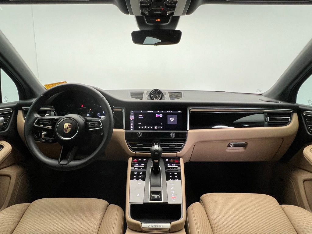 Thumbnail: 2024 Porsche Macan - 6