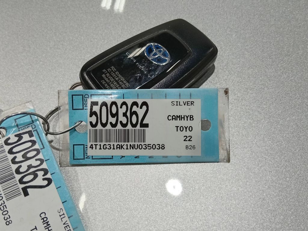 2022 Toyota Camry SE Hybrid