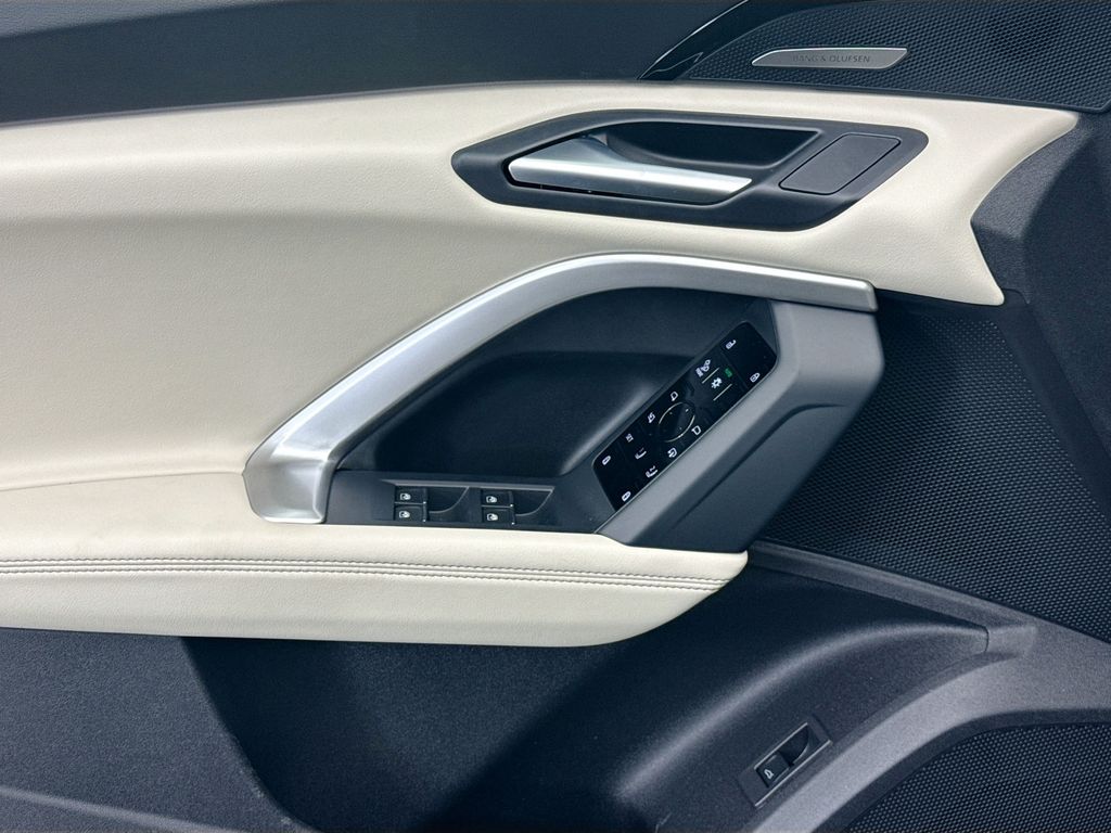 Thumbnail: 2025 Audi Q5 - 22