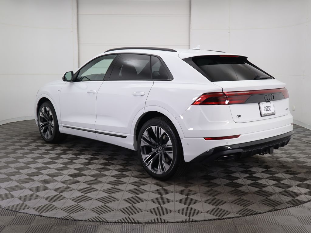 Thumbnail: 2025 Audi Q8 - 8