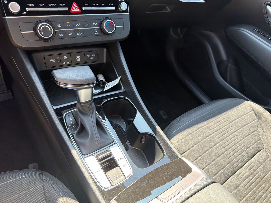 New 2026 White Hyundai SE image 32