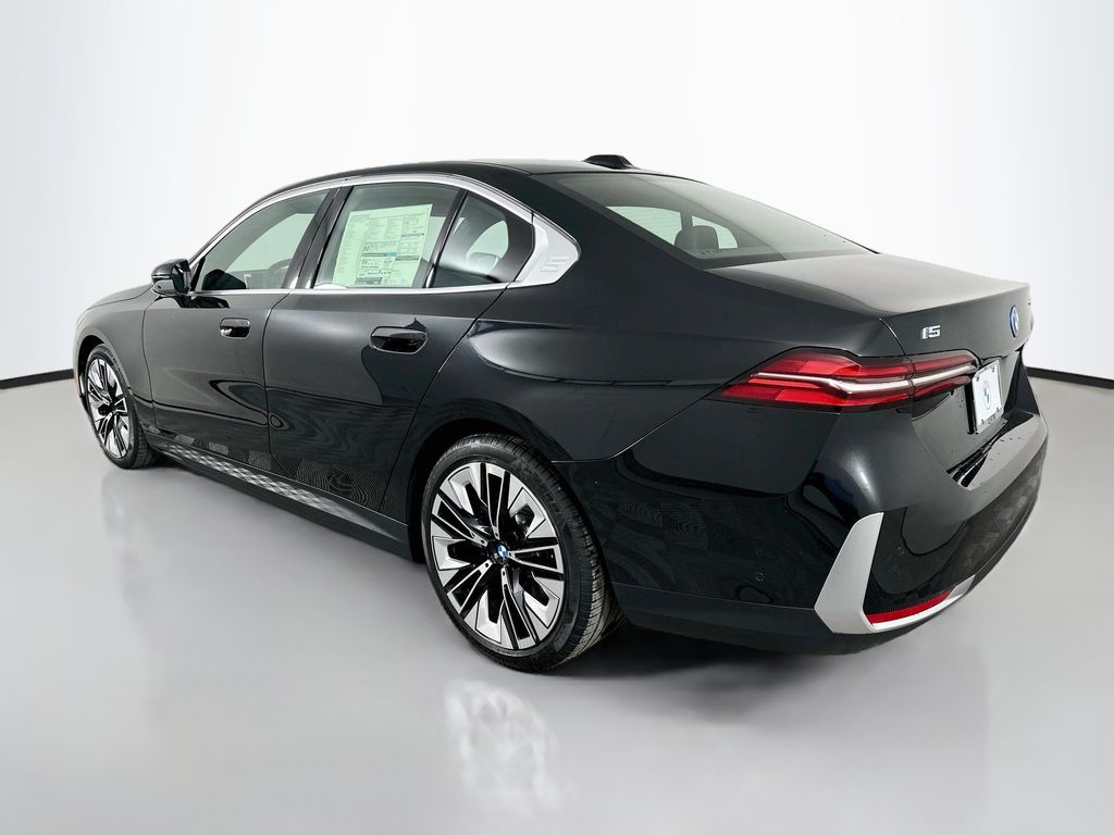 Thumbnail: 2026 BMW i5 - 7