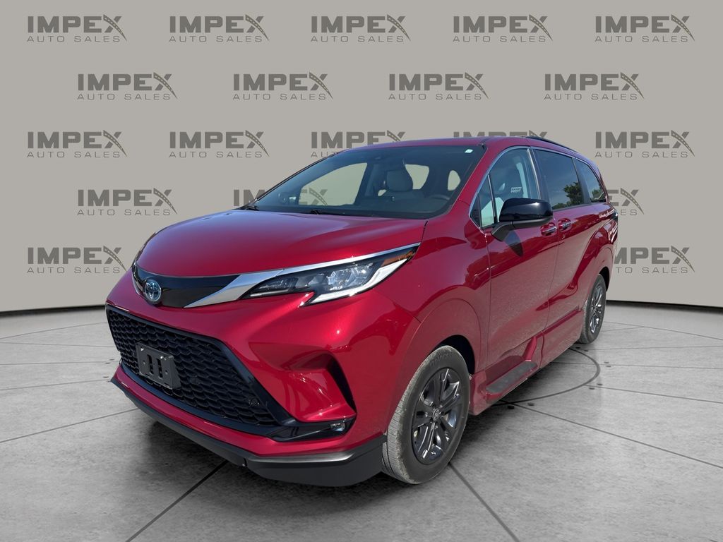 2024 Toyota Sienna XSE 7-Passenger Hybrid AWD's photo