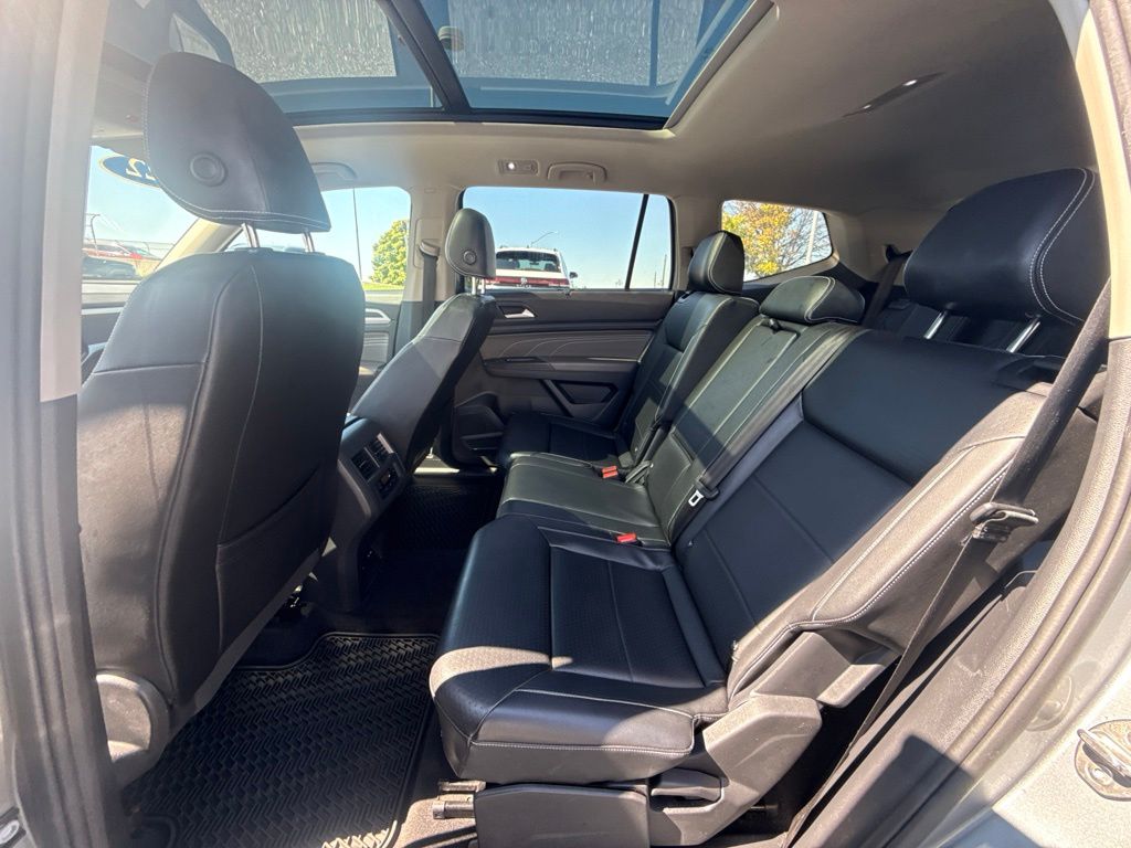 2022 Volkswagen Atlas 3.6L V6 SE w/Technology Silver at Sutliff Volkswagen