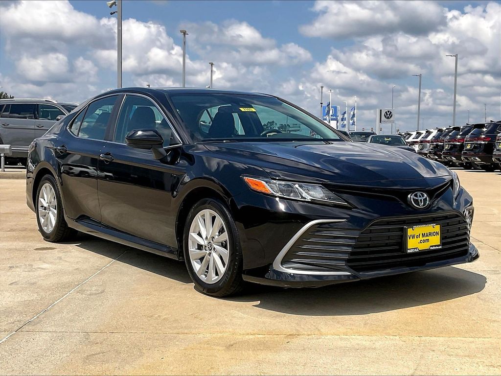 Midnight Black Metallic 2022 Toyota Camry Sedan Front-Wheel Drive 8-Speed Automatic