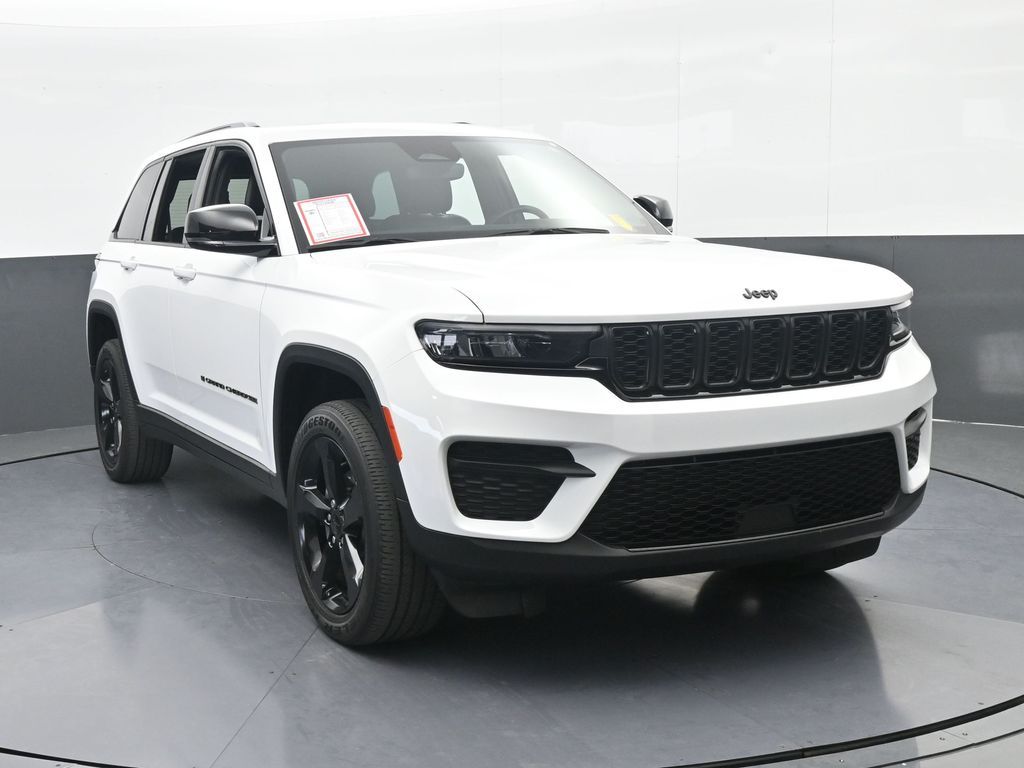 Used 2023 Bright White Clearcoat Jeep Altitude image 9