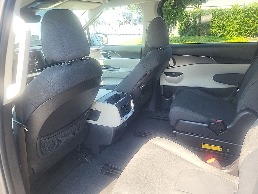2022 Black Kia Carnival LX FWD Van