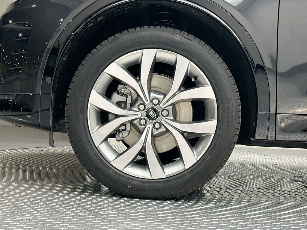 Thumbnail: 2026 Land Rover Discovery Sport - 5