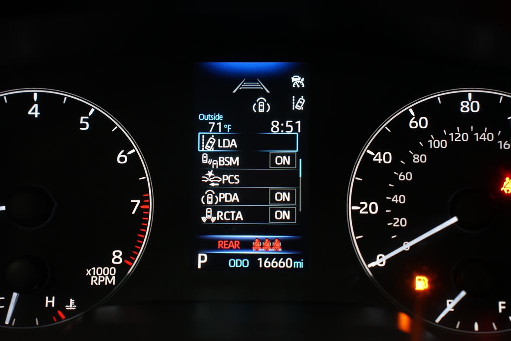 2024 Toyota Corolla LE 16