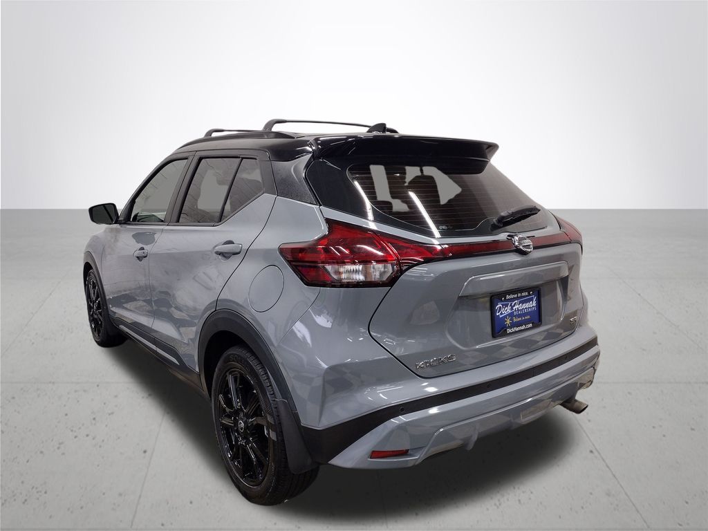 2021 Nissan Kicks SR