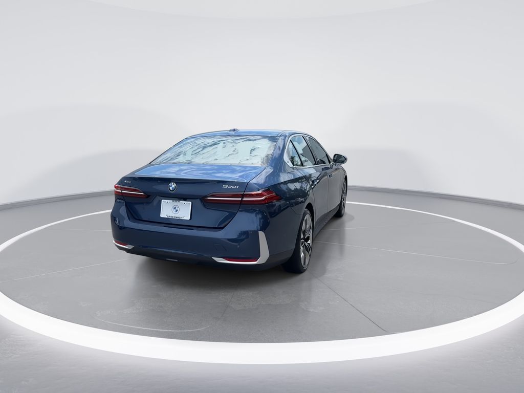 Thumbnail: 2025 BMW 5 Series - 7