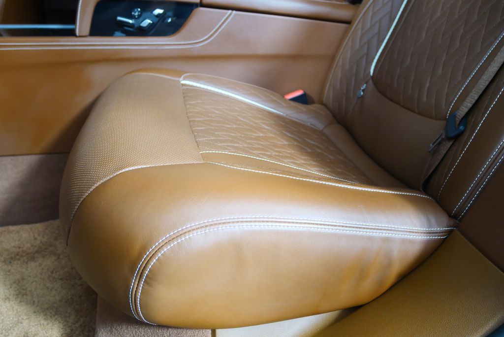 Thumbnail: 2021 BMW 7 Series - 16