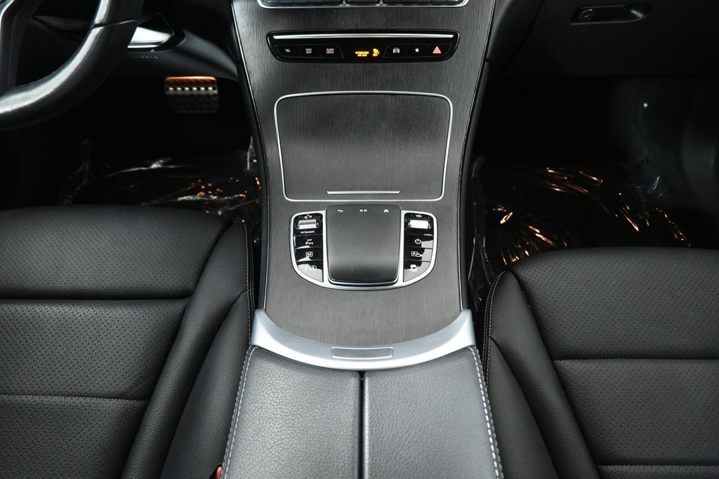 Thumbnail: 2022 Mercedes-Benz GLC - 23