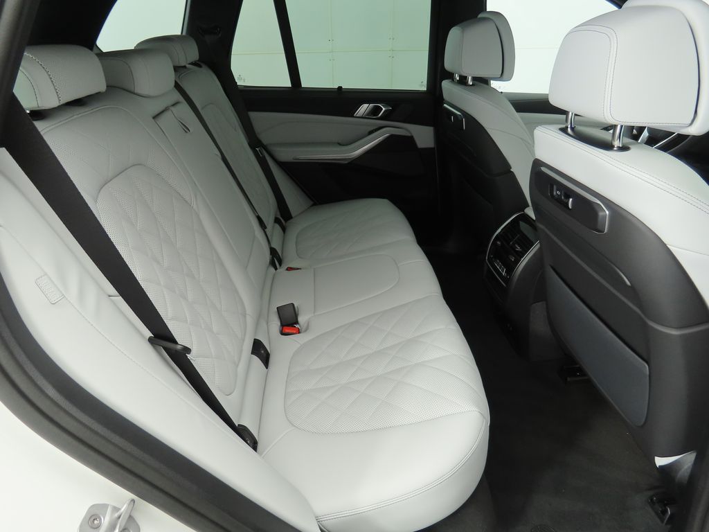 Thumbnail: 2026 BMW X5 - 22