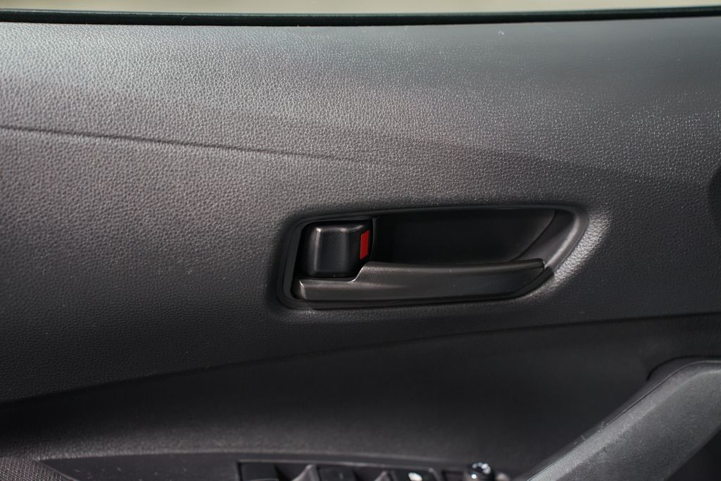 2023 Toyota Corolla LE 29