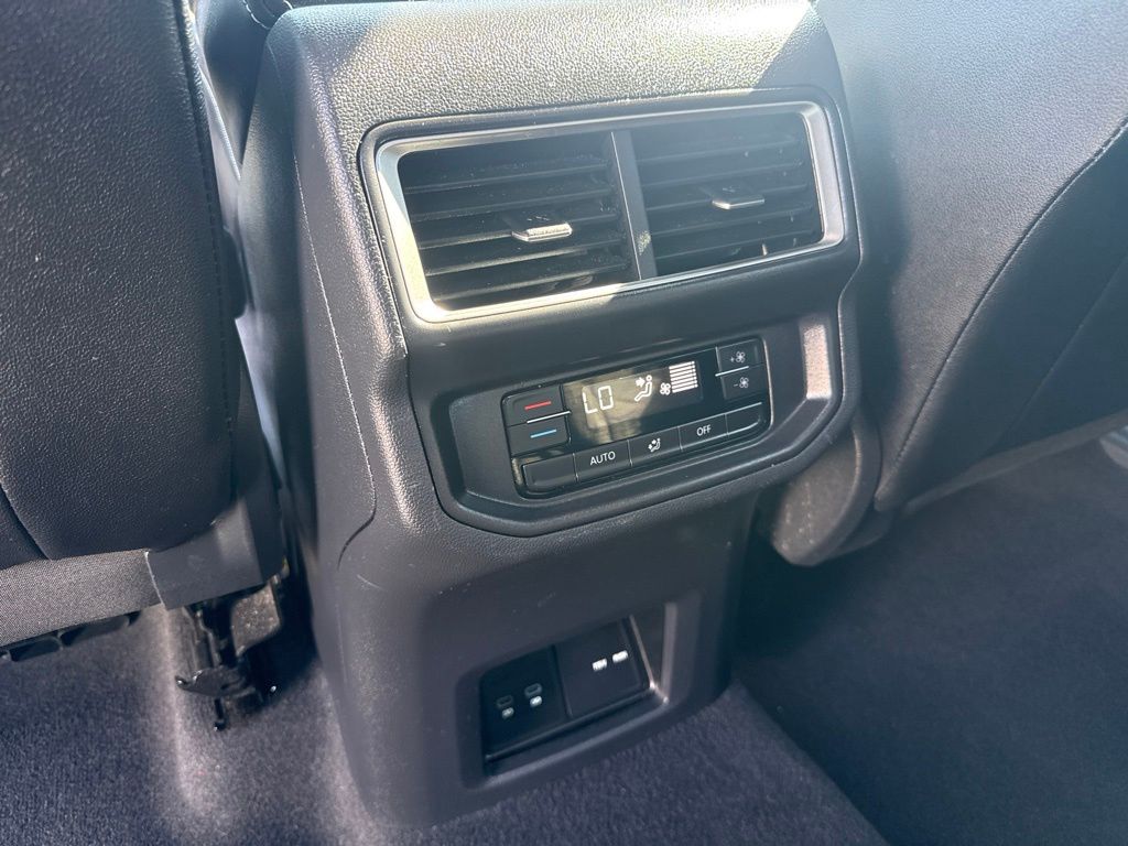 2024 Volkswagen Atlas 2.0T SE w/Technology Black at South Hills CDJR