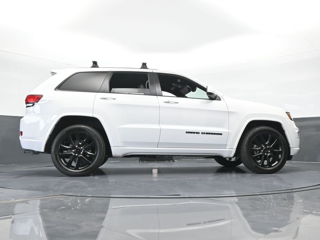 Used 2018 Bright White Clearcoat Jeep Altitude image 56