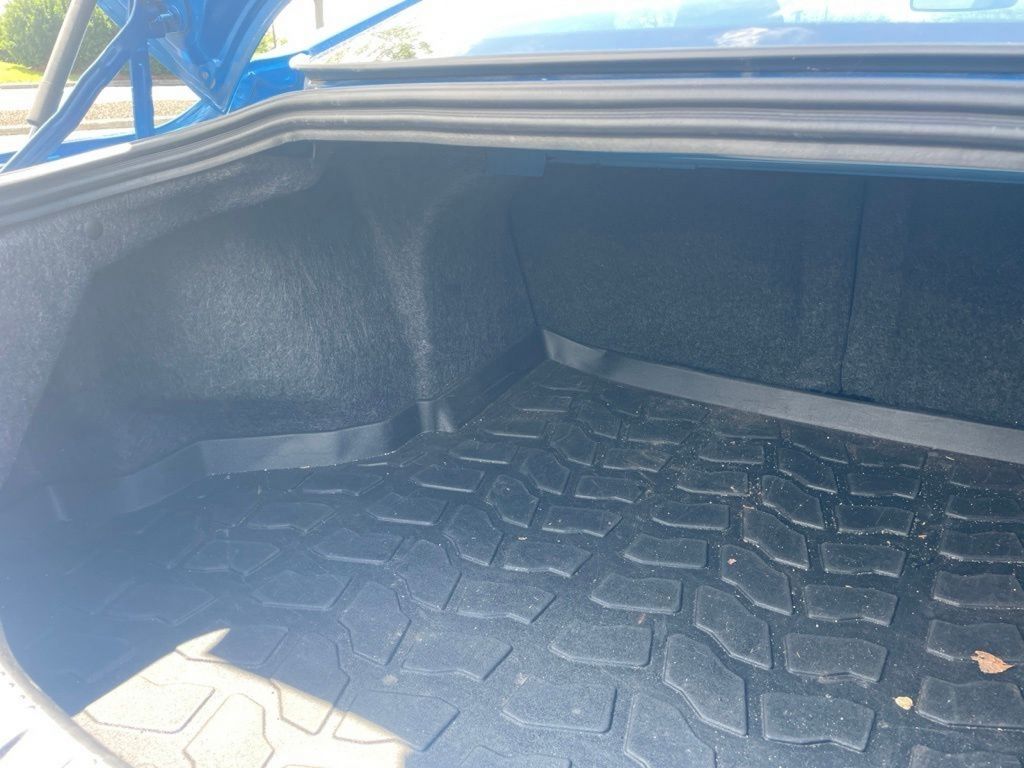 Used 2019 Blue Ford GT Premium image 22