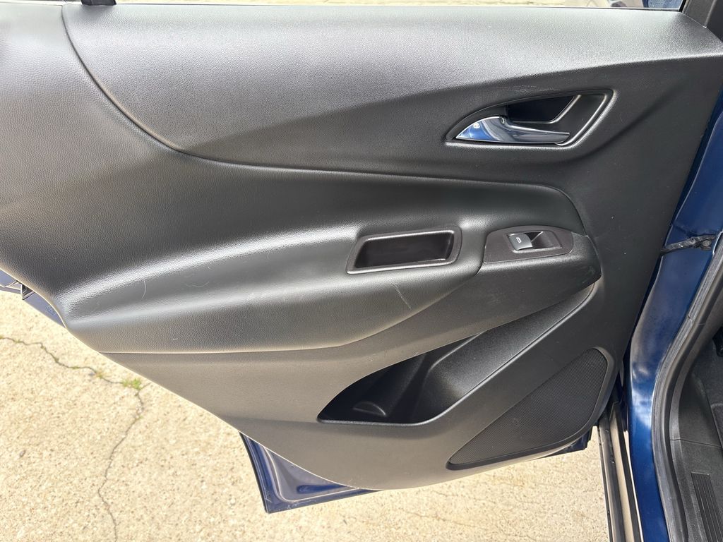 2022 Chevrolet Equinox LT Blue at AutoSavvy Houston Southwest