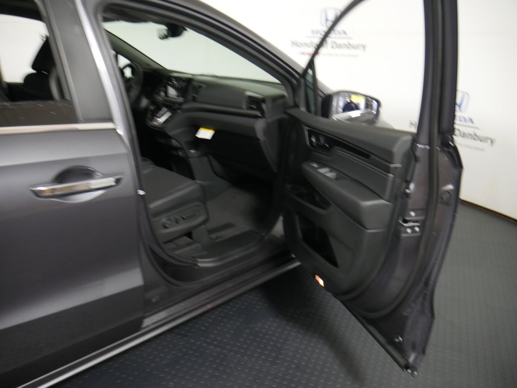 Thumbnail: 2026 Honda Odyssey - 8