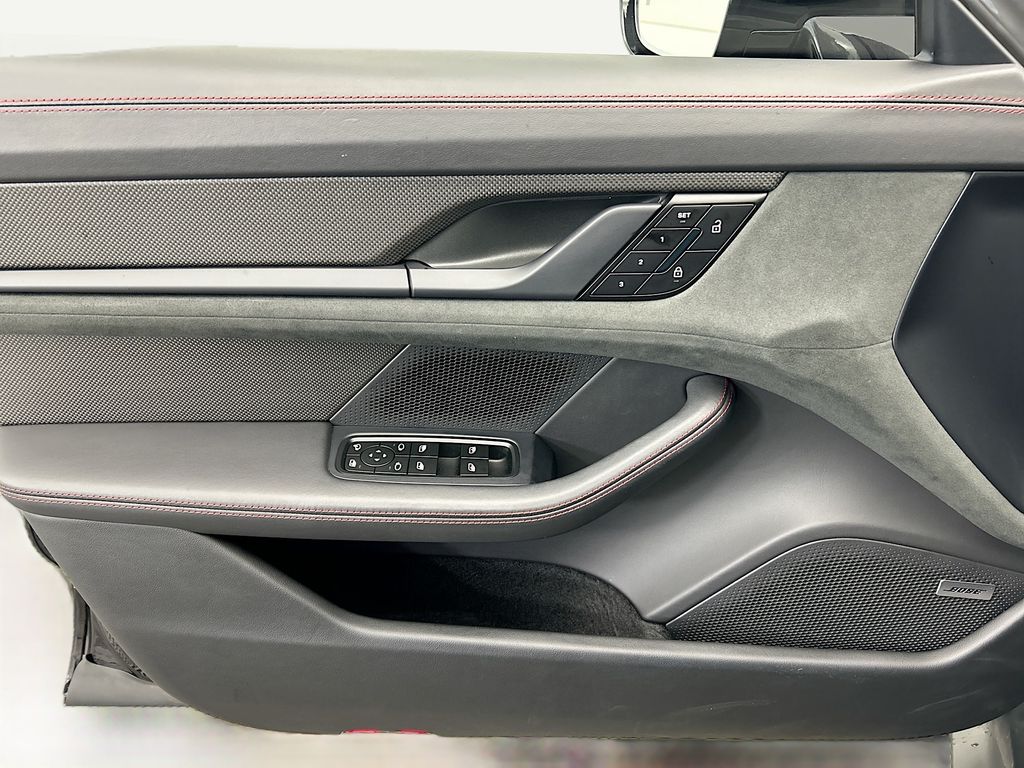 Thumbnail: 2023 Porsche Taycan - 25