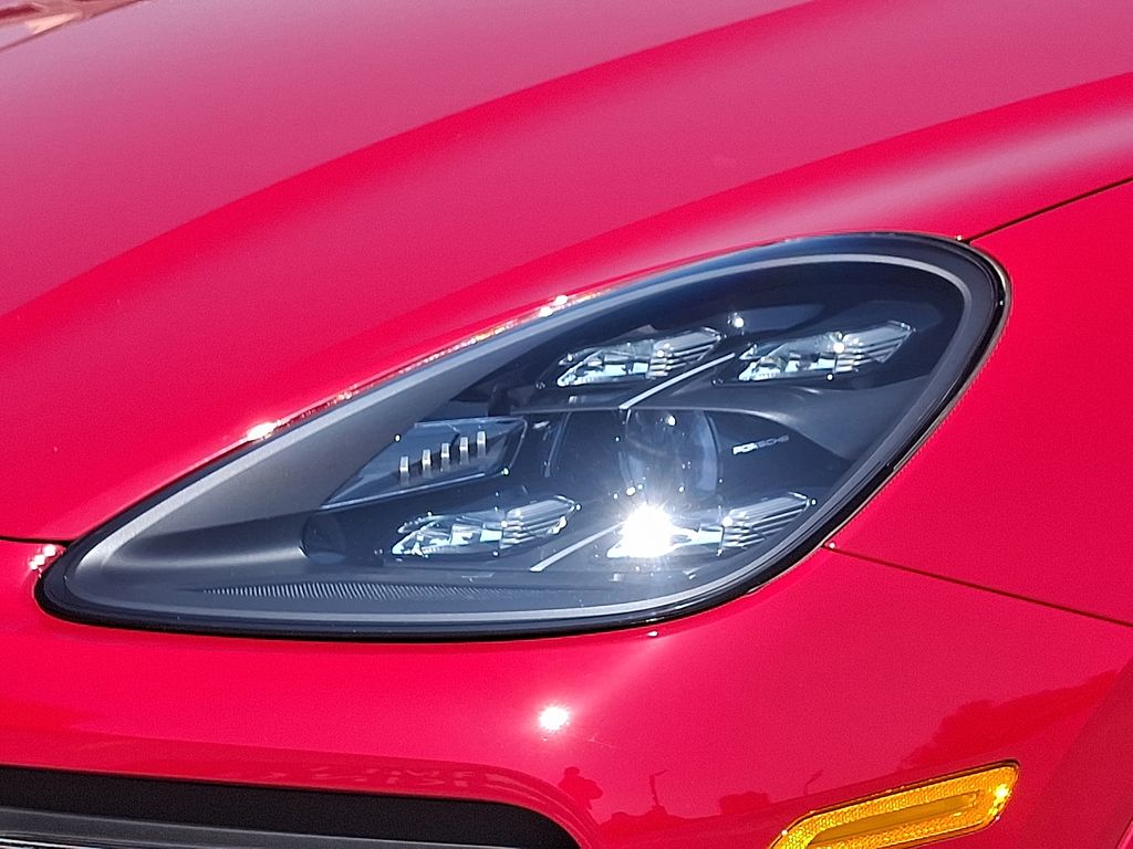 Thumbnail: 2021 Porsche Cayenne - 11