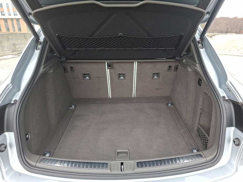 Thumbnail: 2020 Porsche Macan - 30