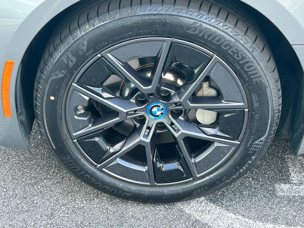Thumbnail: 2023 BMW i4 - 9