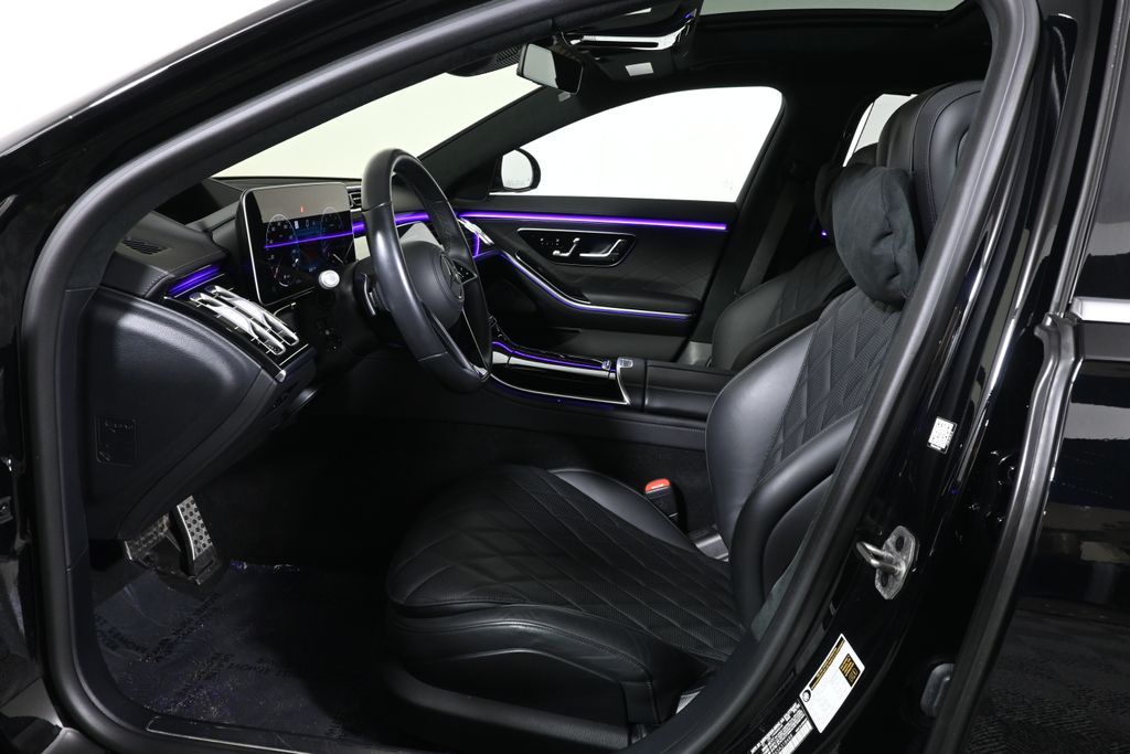 Thumbnail: 2025 Mercedes-Benz S-Class - 3