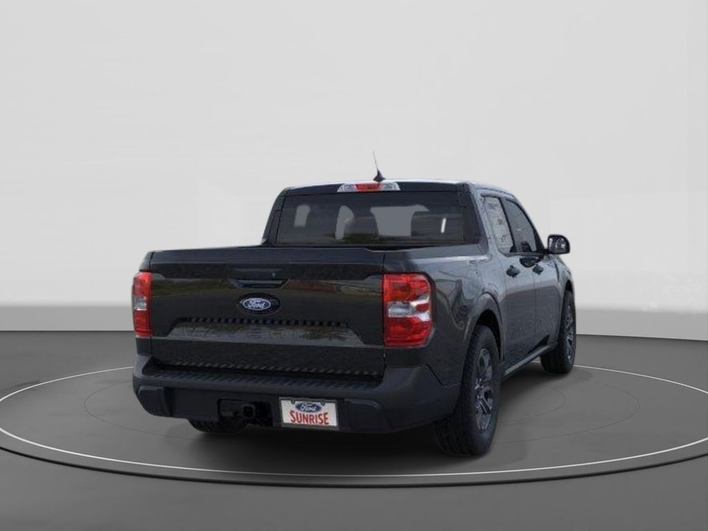 New 2026 Ford Maverick XLT 4D Crew Cab