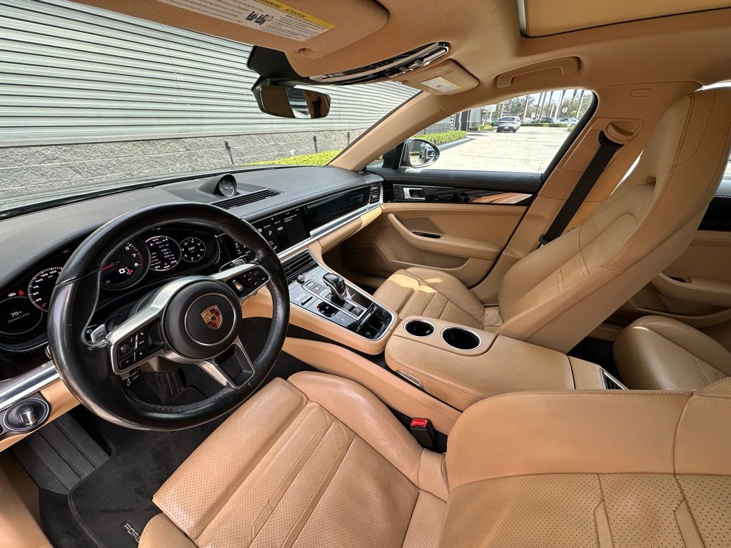 Thumbnail: 2018 Porsche Panamera - 4