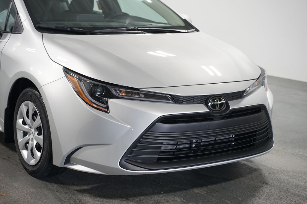 Thumbnail: 2025 Toyota Corolla - 4
