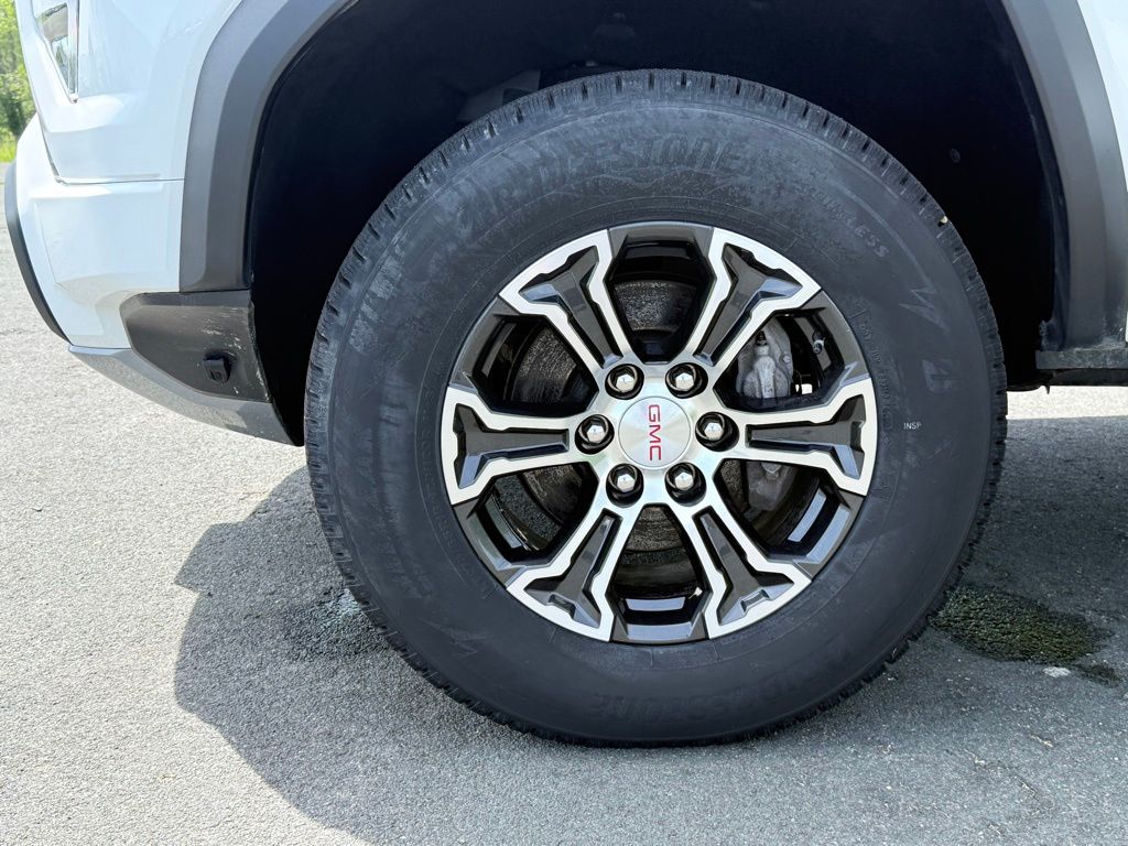 2024 GMC Canyon