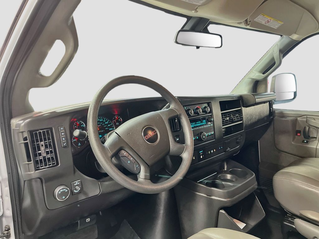 Used 2025 Summit White GMC Work Van image 9