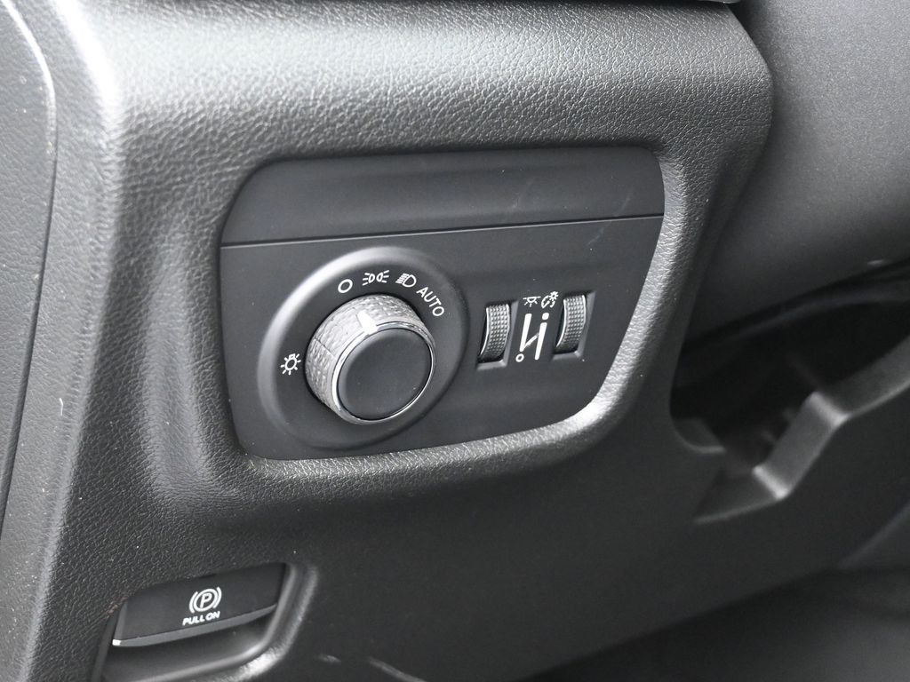 Used 2025 Bright White Clearcoat Jeep Altitude X image 15