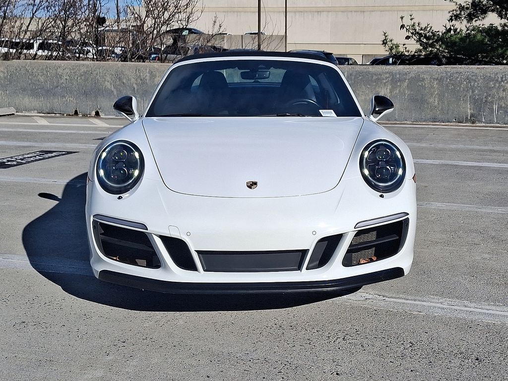 Thumbnail: 2018 Porsche 911 - 6
