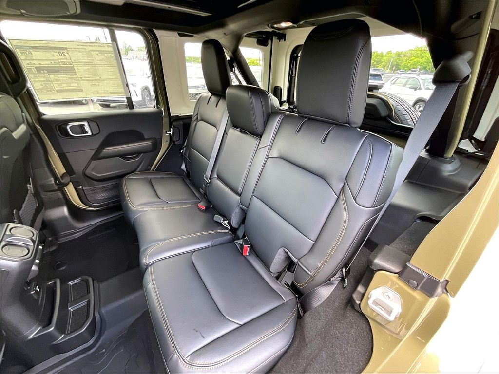 2026 Jeep Wrangler — photo 15