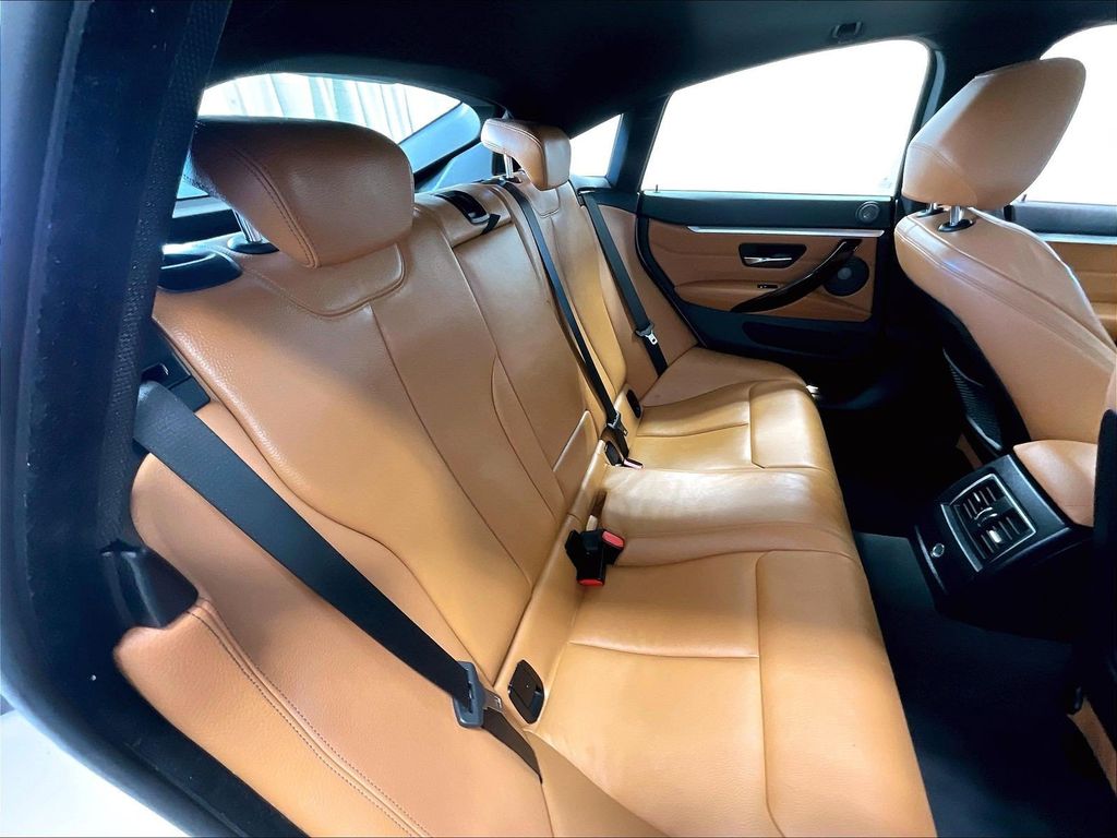 2019 BMW 4 Series — photo 16